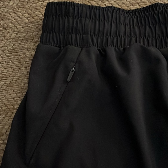 All in Motion Women’s Black, lined Running Shorts, size Small - Picture 6 of 6